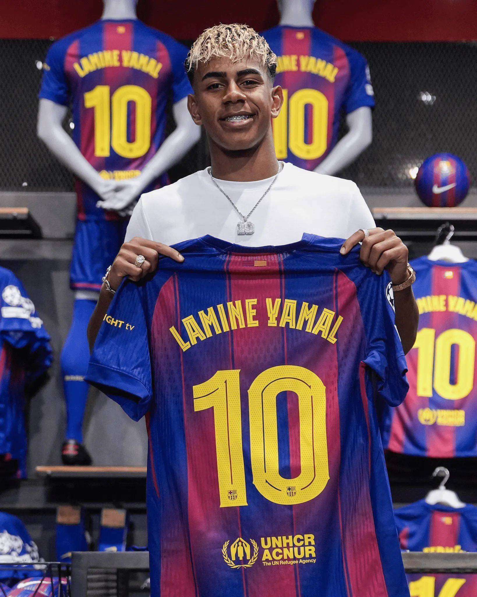 西班牙队前途光明！，梅西新星刷新纪录表现突出赛场气氛高涨的简单介绍