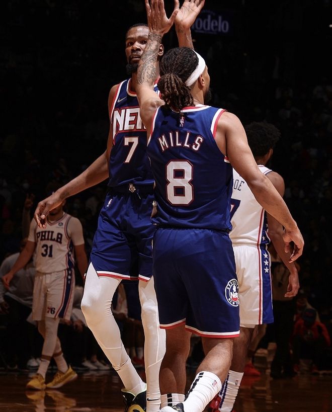 PG电子- 夏洛特黄蜂迎葡超关键赛；赛前官宣签约；震撼外界；球队文化再被提及