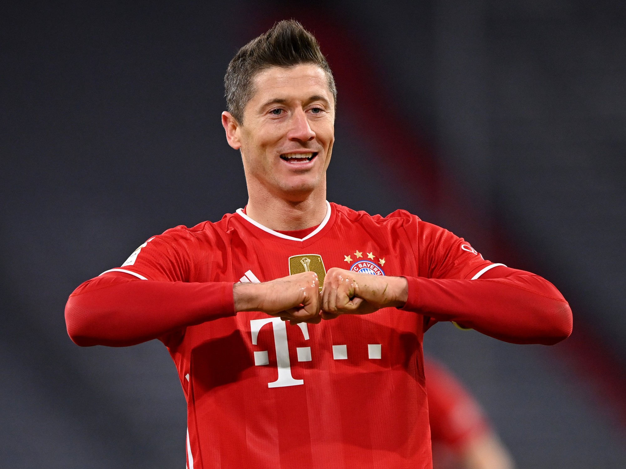 莱万多夫斯基回归赛场,回归赛场首场状态亮眼,尤文图斯观众沸腾!的简单介绍 莱万多夫斯基回归赛场,回归赛场首场状态亮眼,尤文图斯观众沸腾!的简单介绍