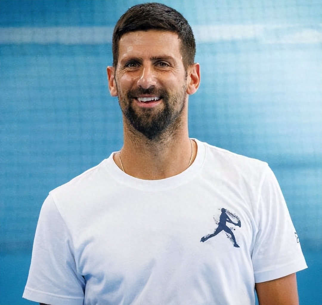 PG-关于德约科维奇回归赛场，势不可挡首场状态亮眼，TES观众沸腾！的信息