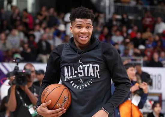 PG-包含Ming新星高光表现表现惊艳，雄鹿未来可期！的词条